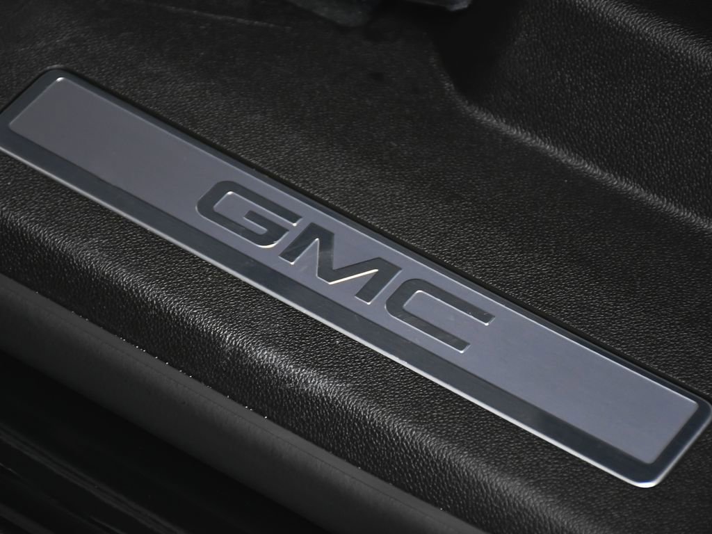 Used 2026 GMC Yukon Elevation w/ LPO, Floor Liner Package AWD/4WD image 13