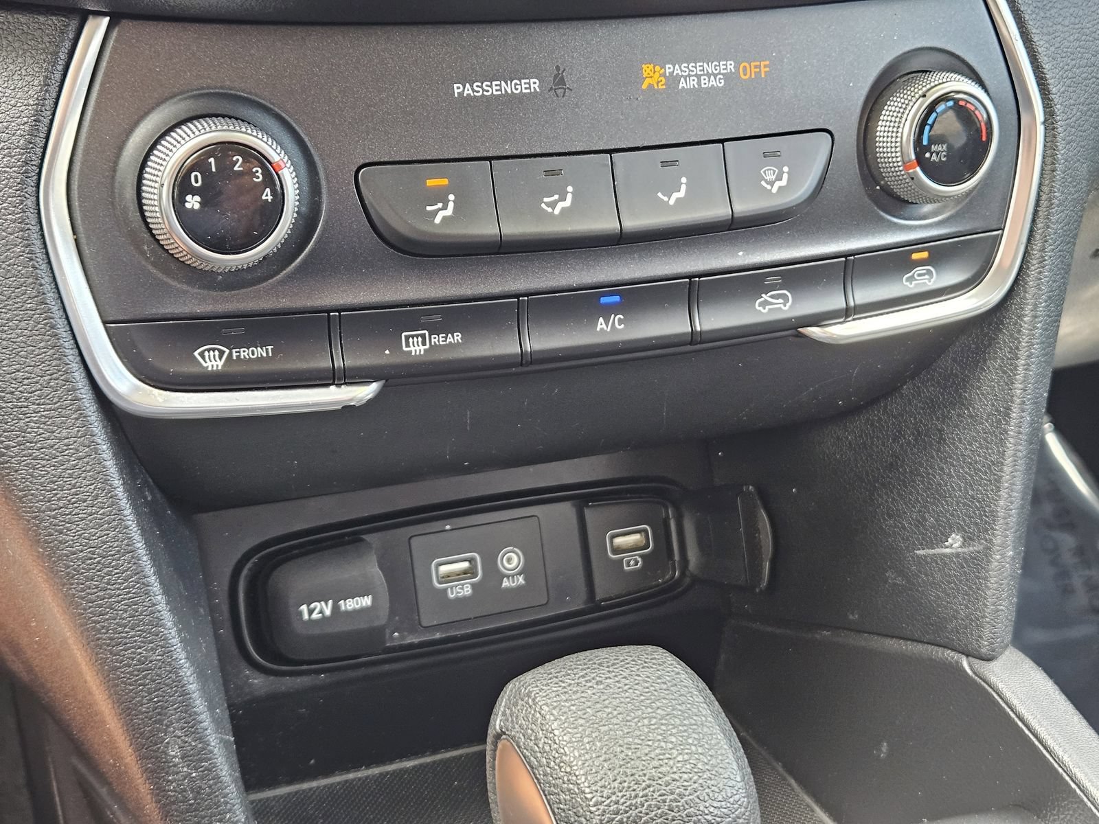 Used 2019 Hyundai Santa Fe SE FWD image 21