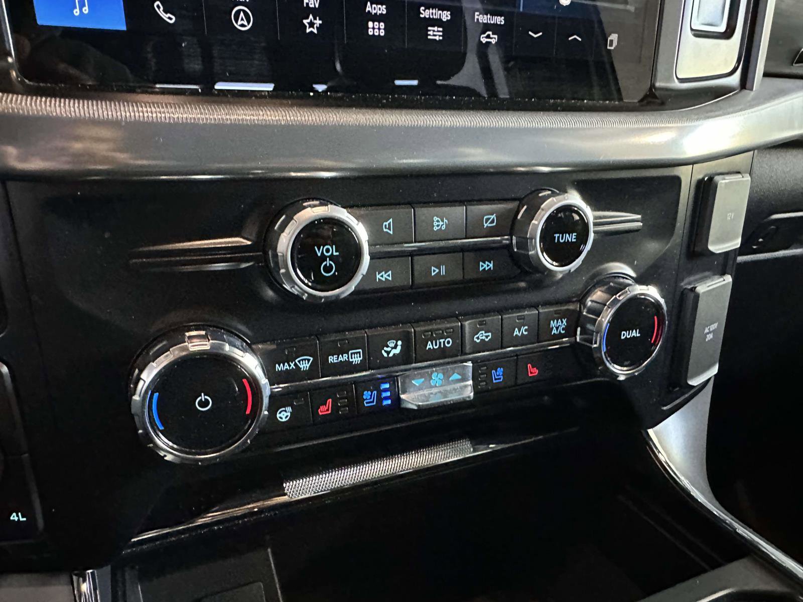 Certified 2024 Ford F150 Lariat w/ FX4 Off-Road Package AWD/4WD image 24