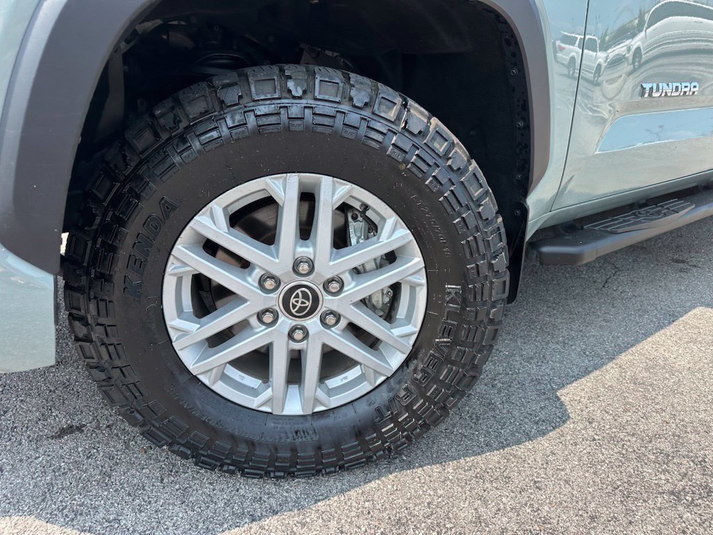 Used 2024 Toyota Tundra SR5 w/ SR5 Premium Package AWD/4WD image 37