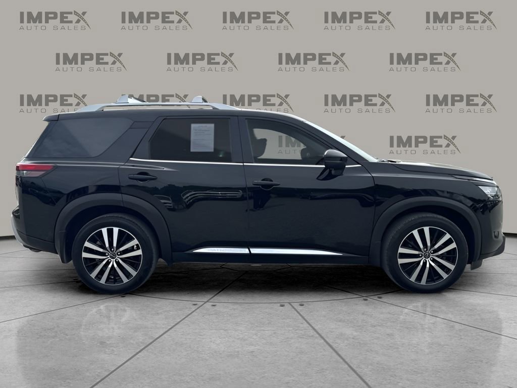 Used 2023 Nissan Pathfinder Platinum w/ Black Appearance Package AWD/4WD image 6