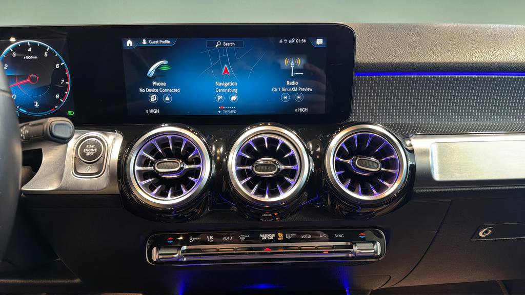 Used 2022 Mercedes-Benz GLB 250 4MATIC image 29