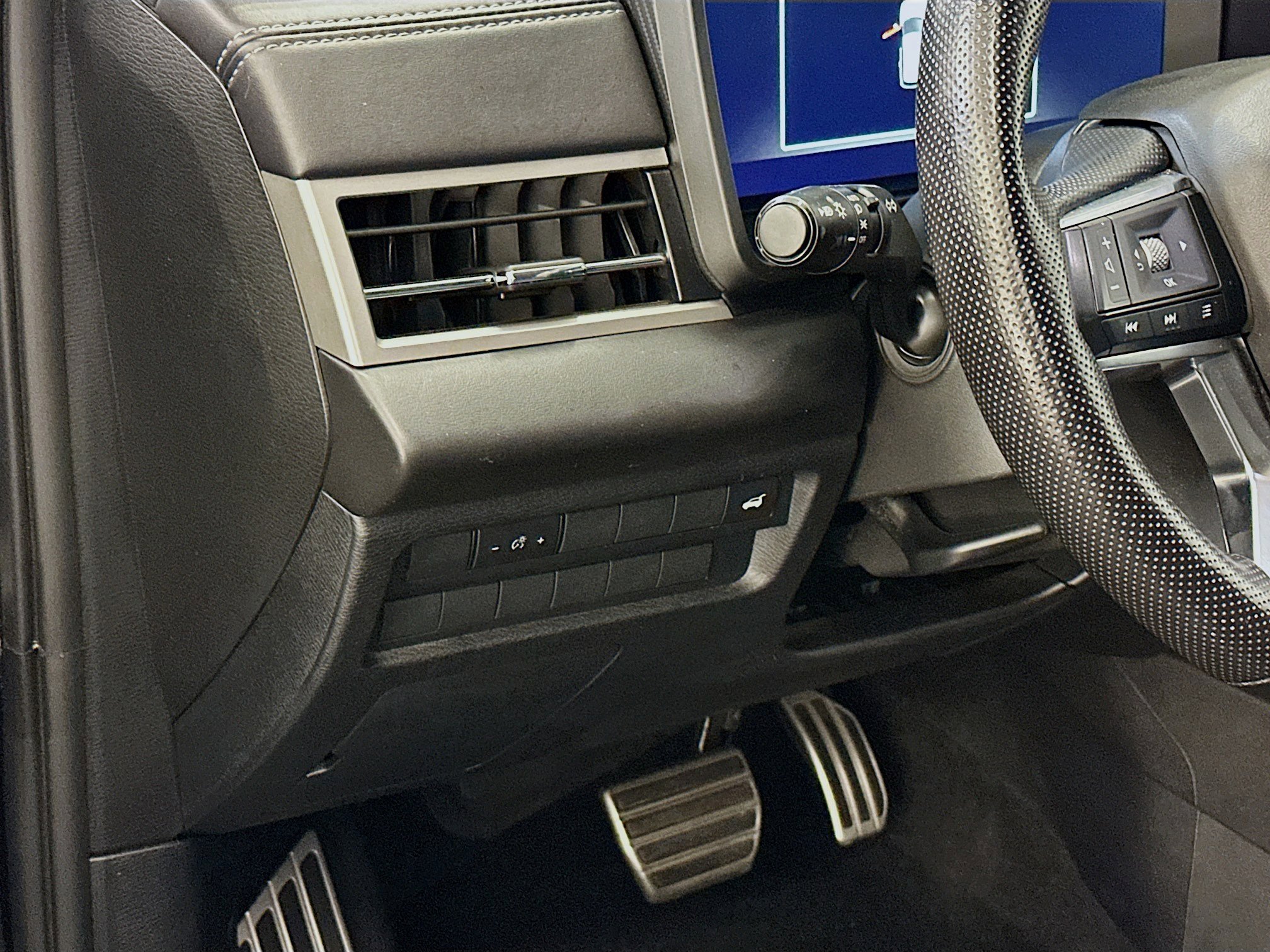 Used 2025 Mitsubishi Outlander SEL AWD/4WD image 17