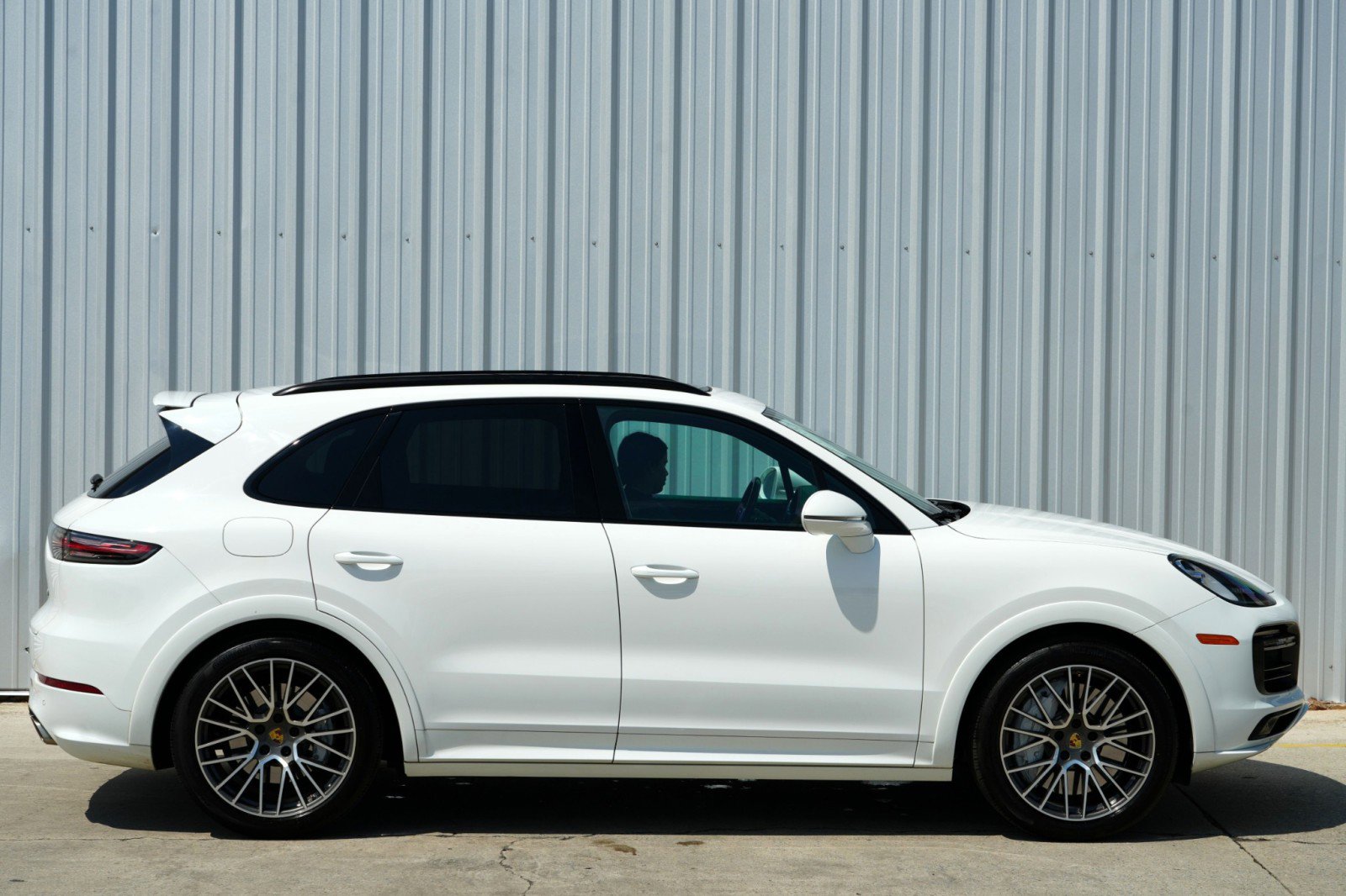 Used 2020 Porsche Cayenne Turbo image 57