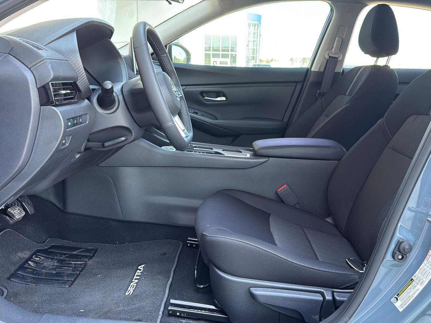 Used 2025 Nissan Sentra SV w/ All-Weather Package FWD image 31