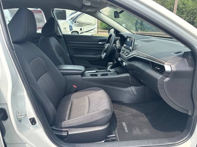 Used 2025 Nissan Altima 2.5 SV FWD image 28