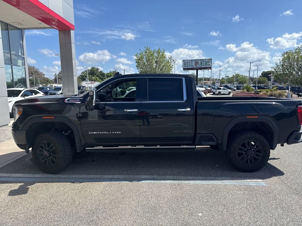 Used 2023 GMC Sierra 2500 Denali w/ Denali Black Diamond Edition image 2