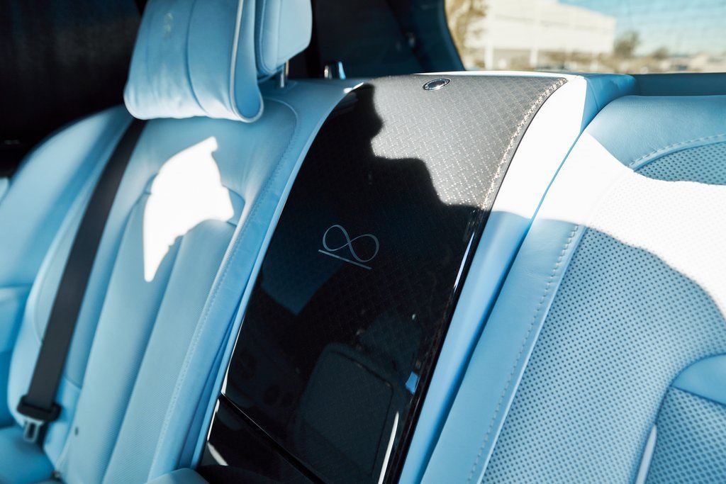 Used 2022 Rolls-Royce Cullinan Black Badge w/ Dark Exterior Package image 47