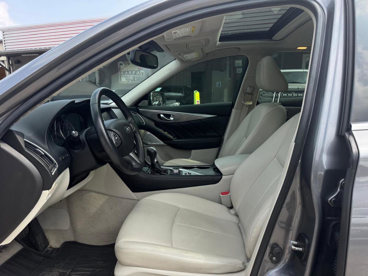 Used 2017 INFINITI Q50 3.0t Premium w/ Cargo Package (L95) image 8