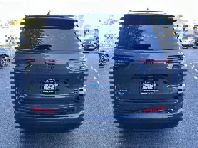 New 2025 Jeep Grand Cherokee L Limited w/ Black Appearance Package image 7