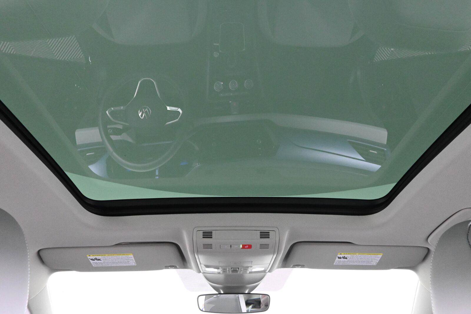 Certified 2023 Volkswagen Taos SE FWD image 4