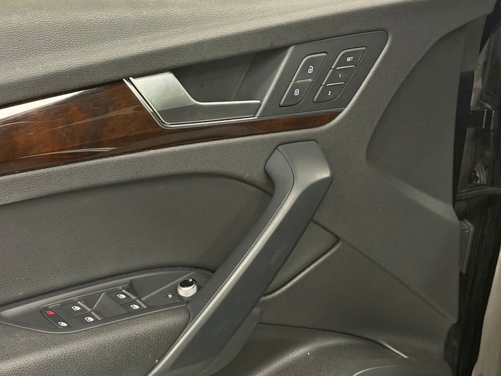 Used 2018 Audi Q5 2.0T Premium Plus w/ Premium Plus Package image 14