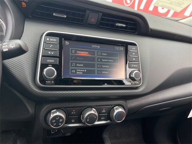 New 2025 Nissan Kicks Play S image 14