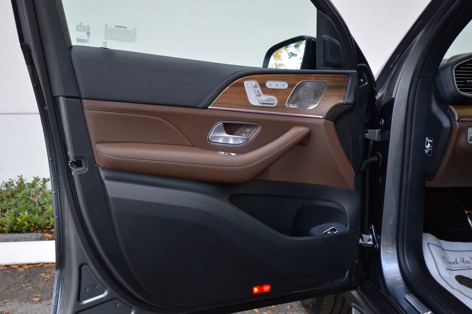 Used 2025 Mercedes-Benz GLS 580 4MATIC image 26