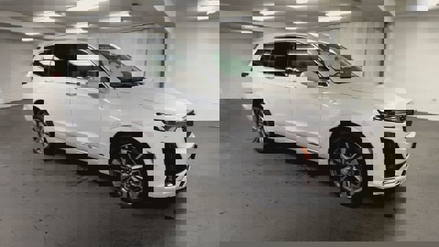 Used 2020 Cadillac XT6 Premium Luxury image 2