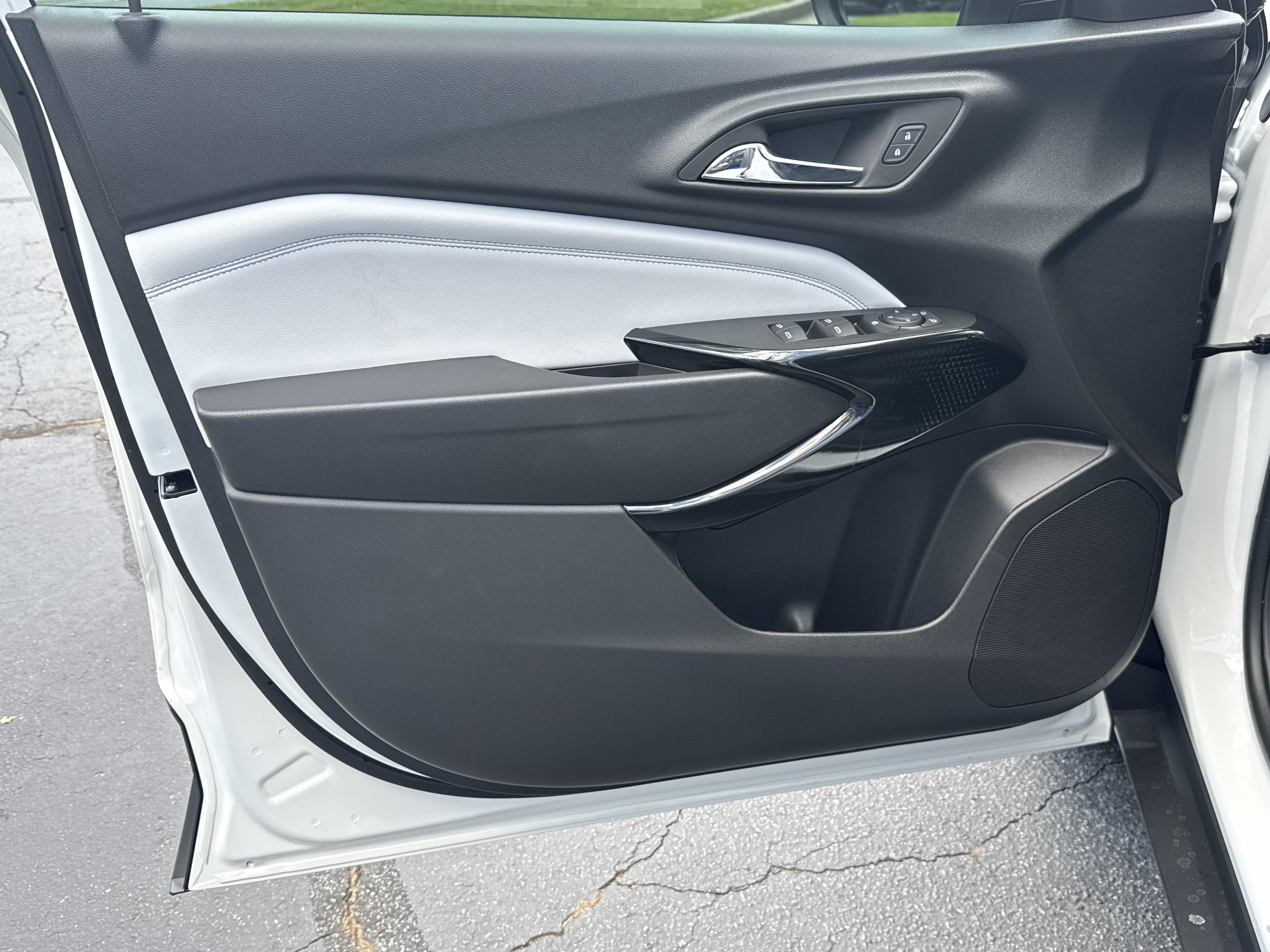 New 2026 Chevrolet Trax LT w/ Driver Confidence Package FWD image 10