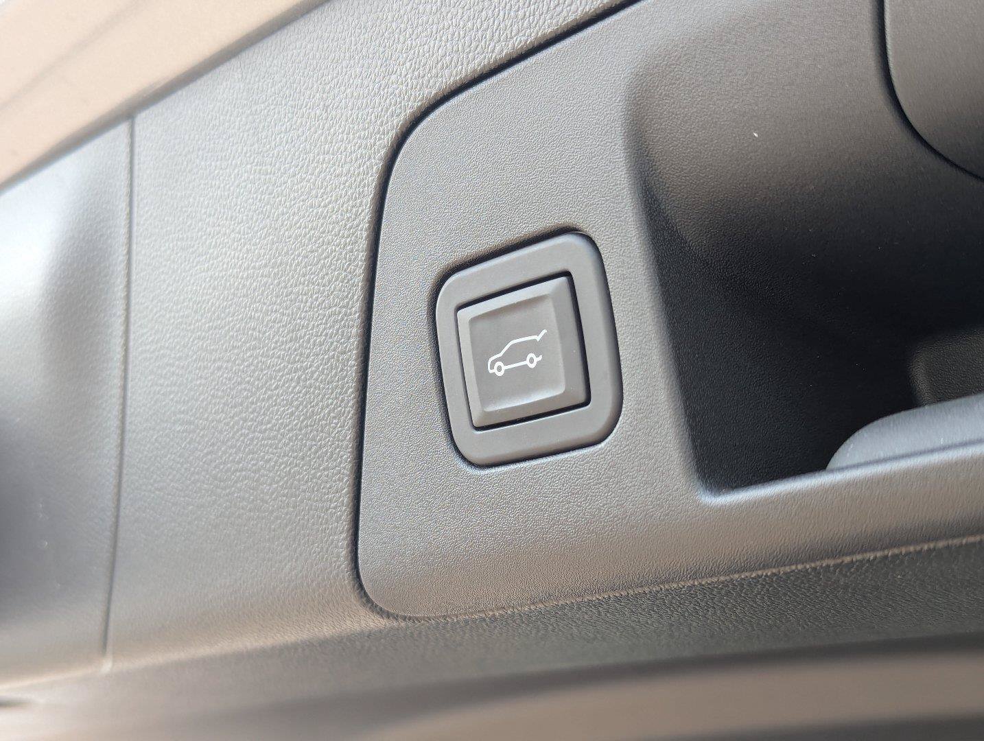 Used 2023 Buick Envision Avenir AWD/4WD image 34
