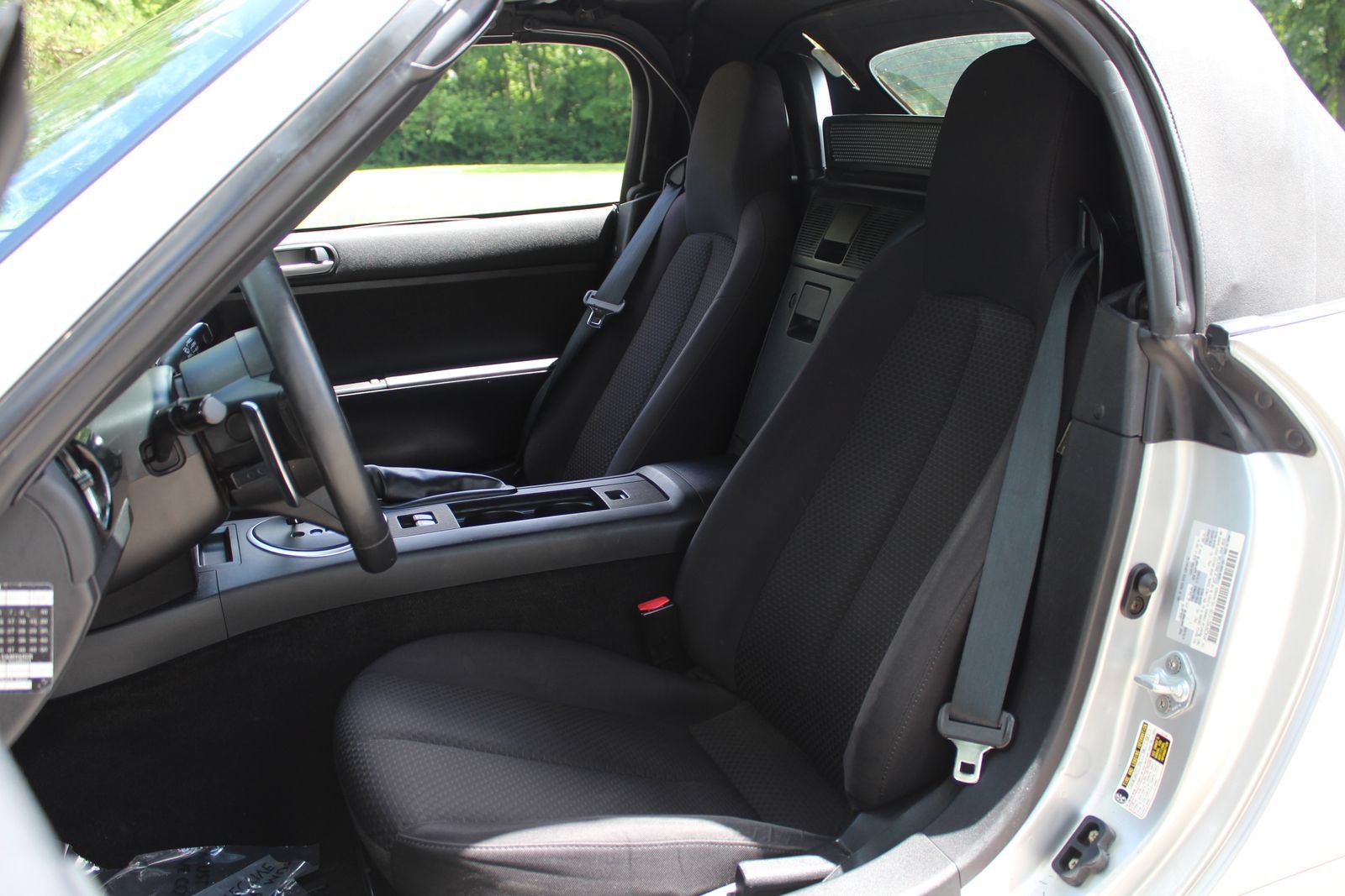 Used 2006 MAZDA MX-5 Miata Touring RWD image 9
