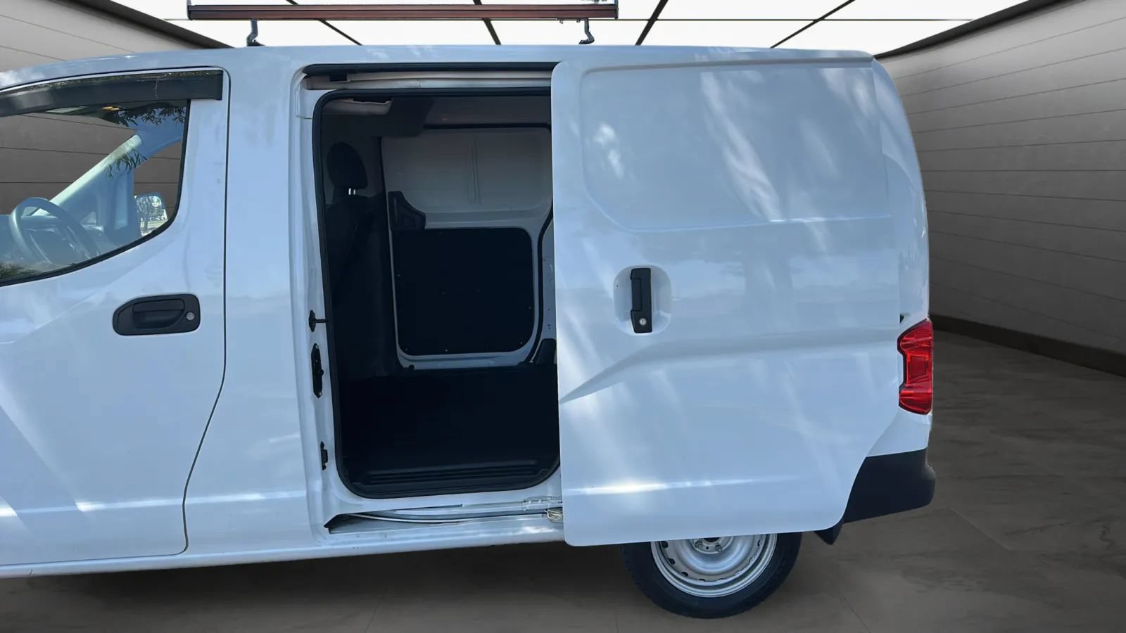 Used 2018 Nissan NV200 S FWD image 27