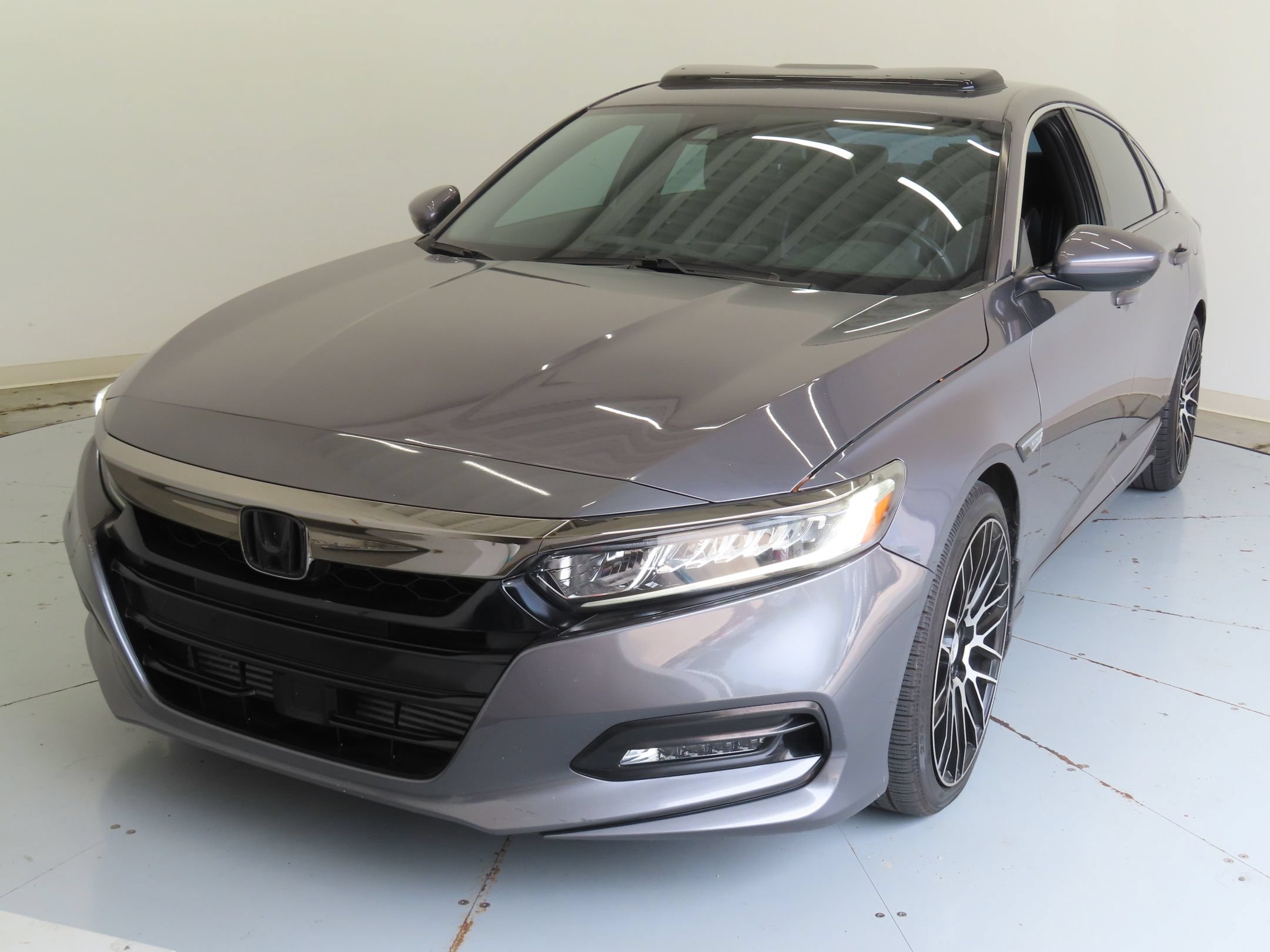 Used 2018 Honda Accord Sport image 8