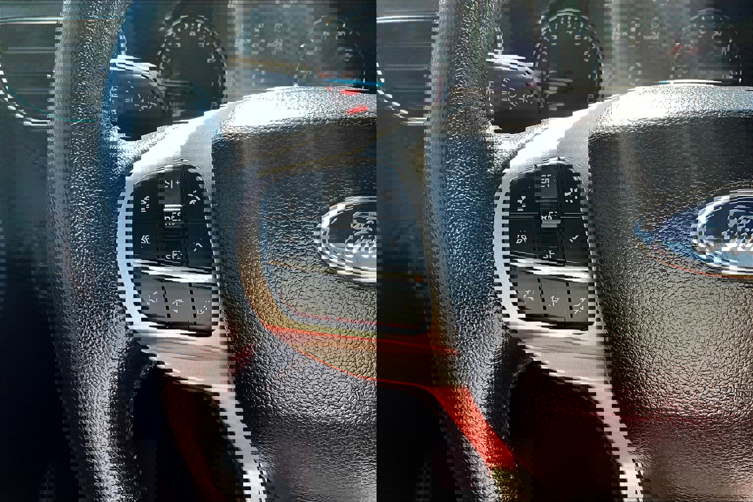 Used 2022 Ford Explorer Limited image 23