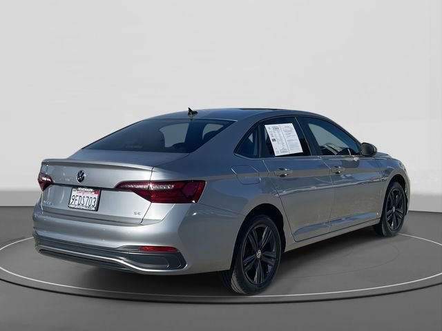 Used 2023 Volkswagen Jetta SE w/ Panoramic Sunroof Package image 3