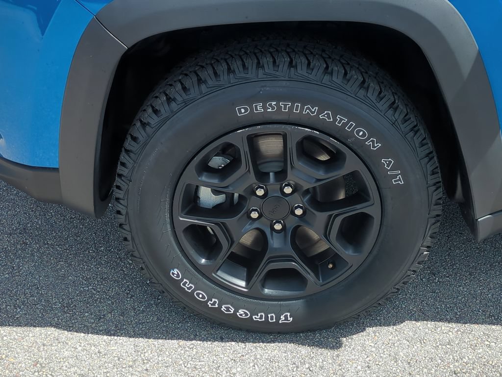 Used 2022 Jeep Cherokee Latitude AWD/4WD image 12