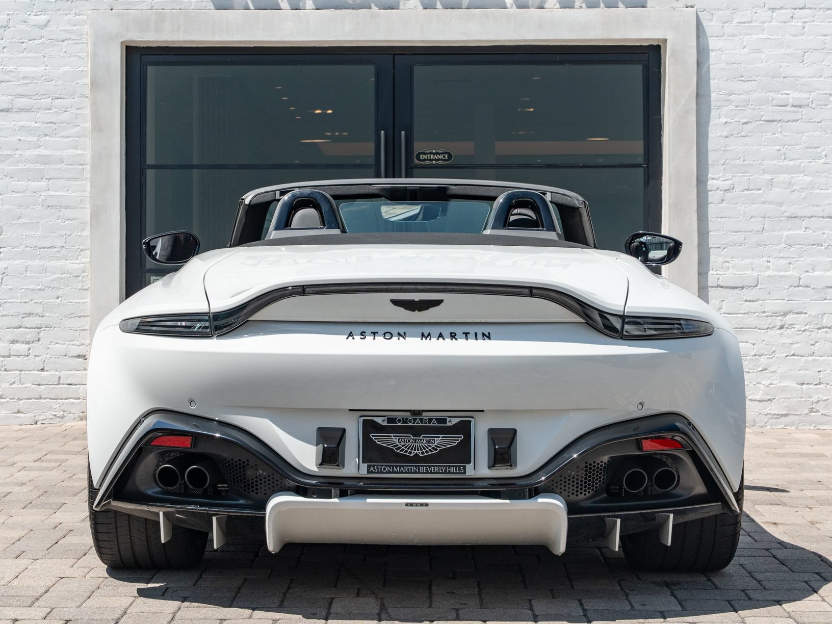 Used 2023 Aston Martin V8 Vantage Roadster RWD image 26