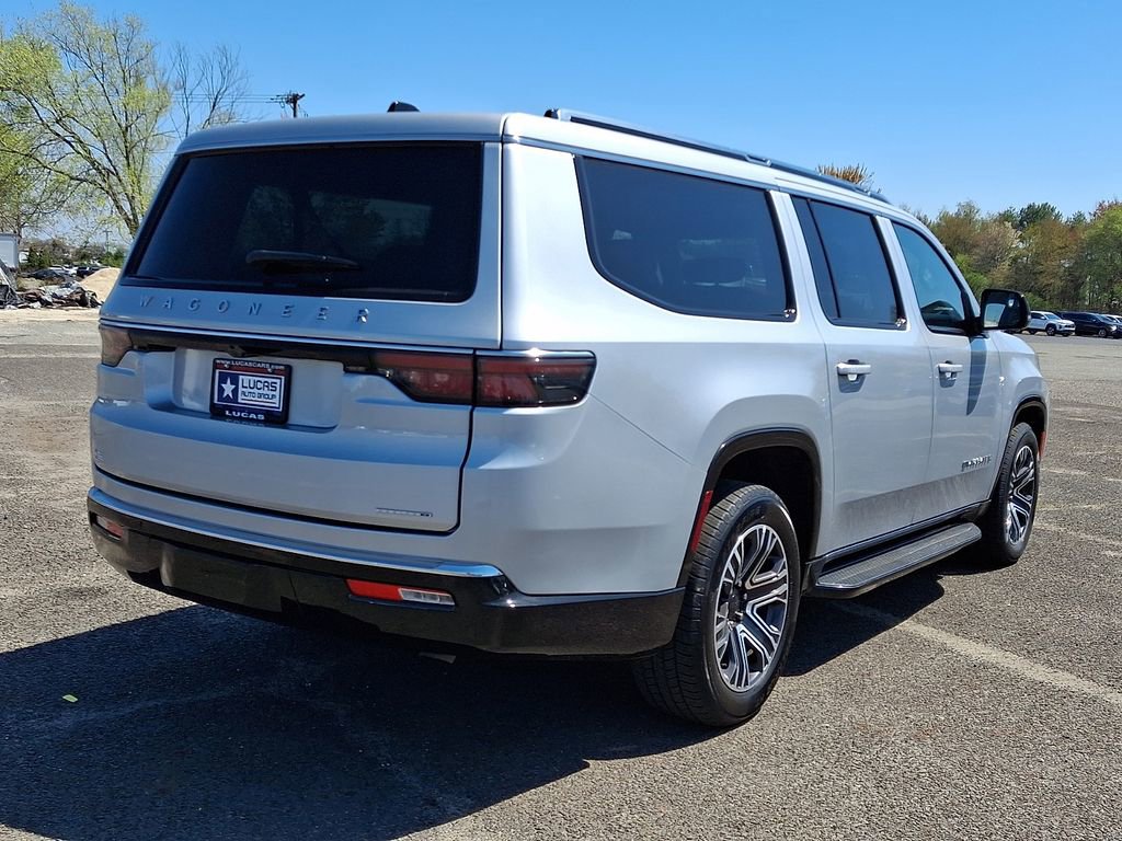 Used 2024 Jeep Wagoneer L Series II w/ Flexible Seating Group image 11