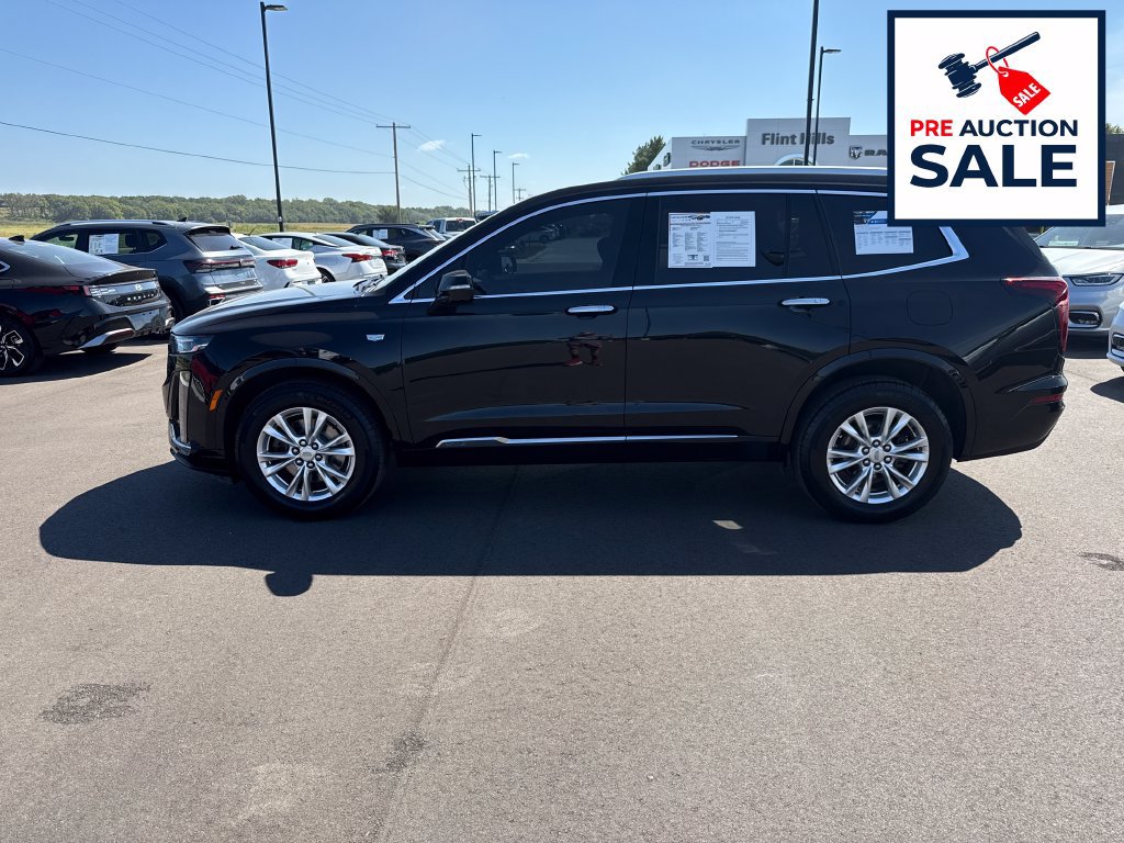 Used 2023 Cadillac XT6 Luxury AWD/4WD image 2