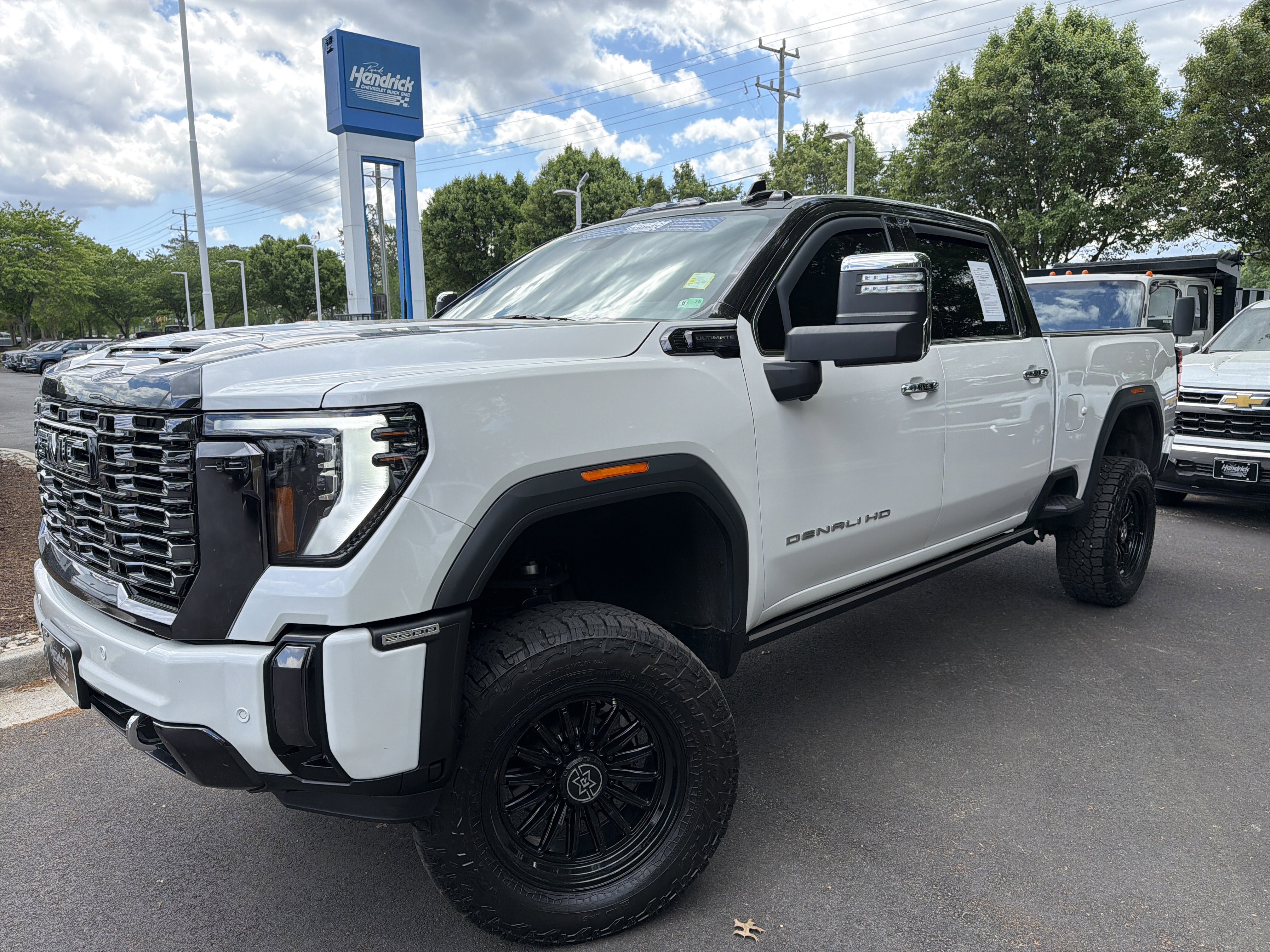 Used 2024 GMC Sierra 2500 Denali Ultimate image 5