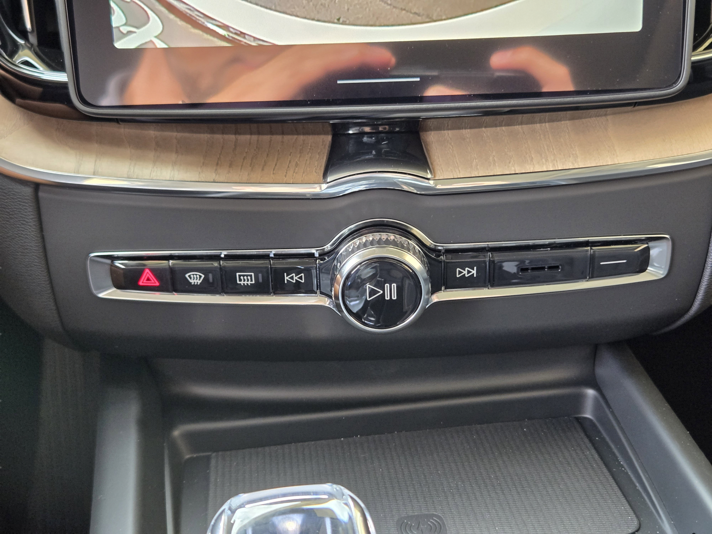 New 2026 Volvo XC60 B5 Core AWD/4WD image 16