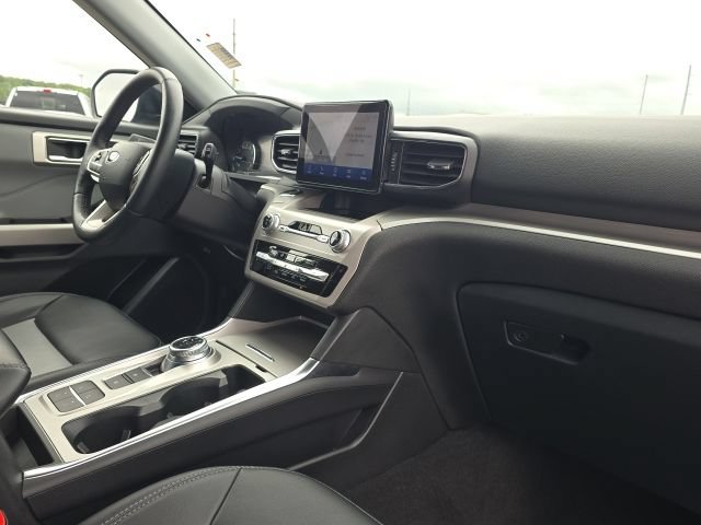 Used 2023 Ford Explorer XLT w/ Equipment Group 202A RWD image 24