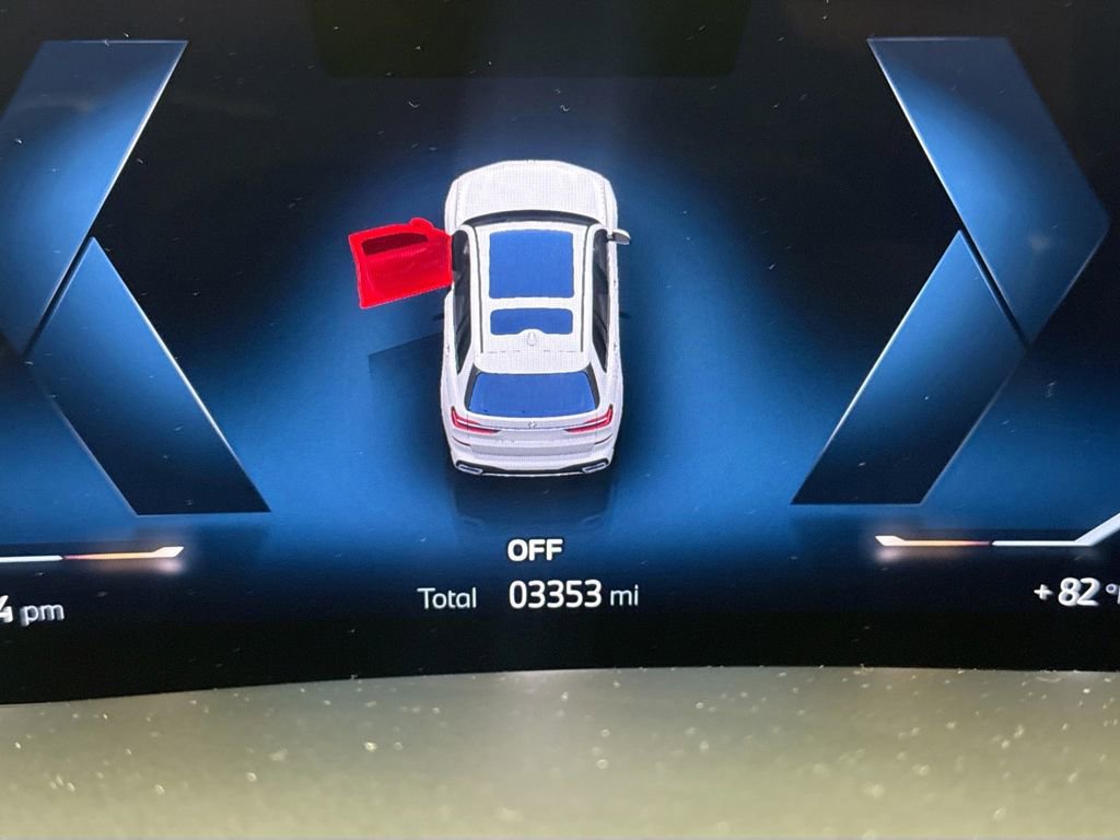 Used 2026 BMW X7 xDrive40i w/ M Sport Package image 15