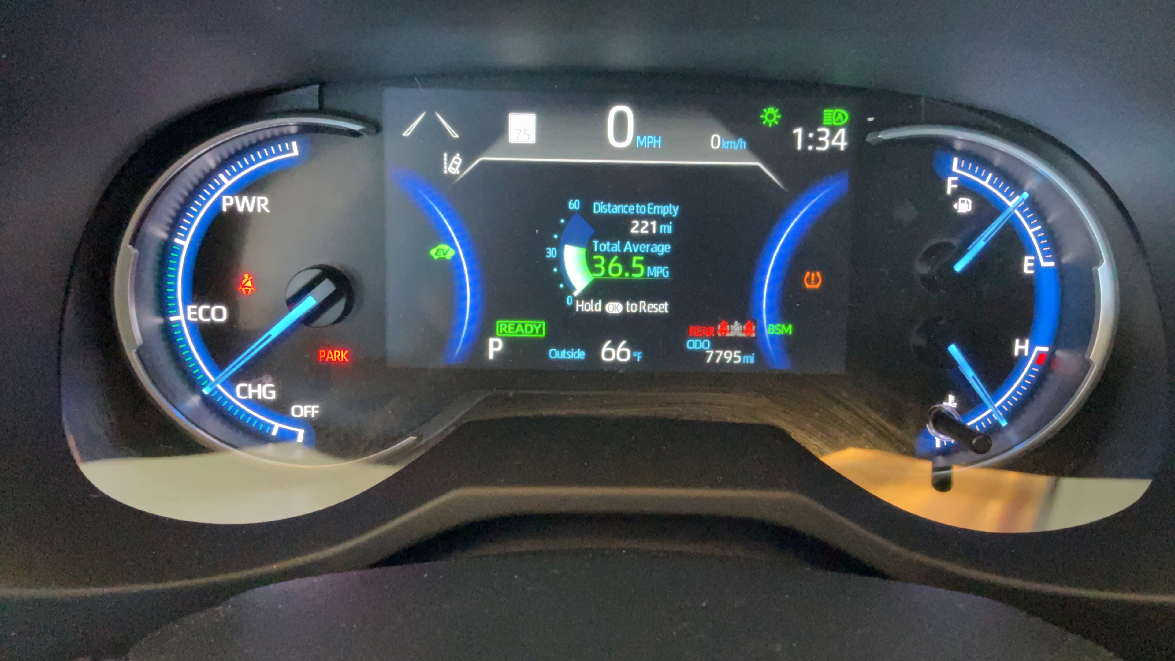 Used 2025 Toyota RAV4 XLE w/ Convenience Package AWD/4WD image 10