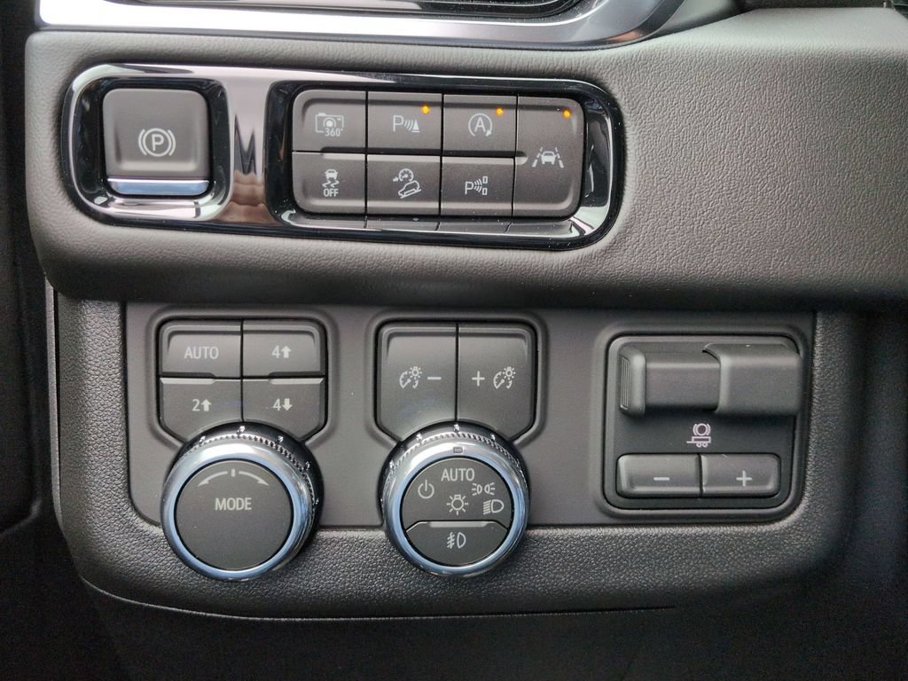New 2026 GMC Yukon Denali w/ Advanced Technology Package AWD/4WD image 21
