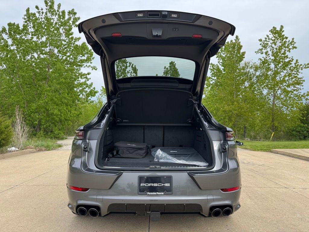 Used 2025 Porsche Cayenne E-Hybrid Coupe AWD/4WD image 39