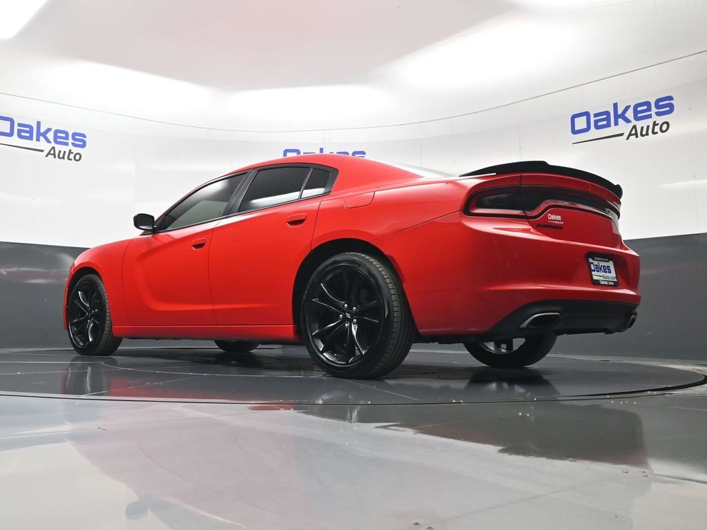 Used 2018 Dodge Charger SXT w/ Blacktop Package image 40