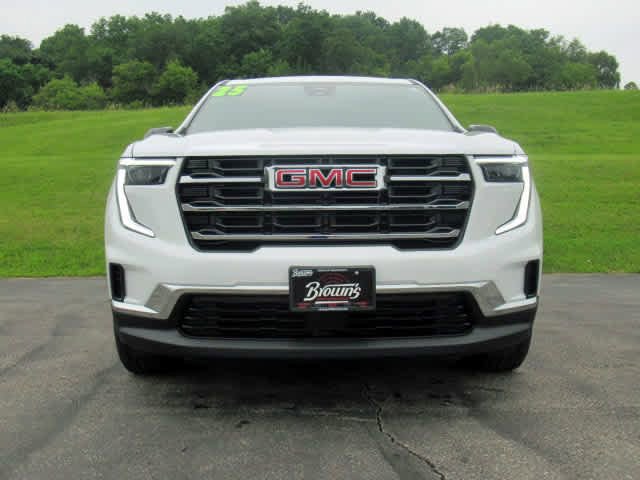 Used 2025 GMC Acadia Elevation image 12