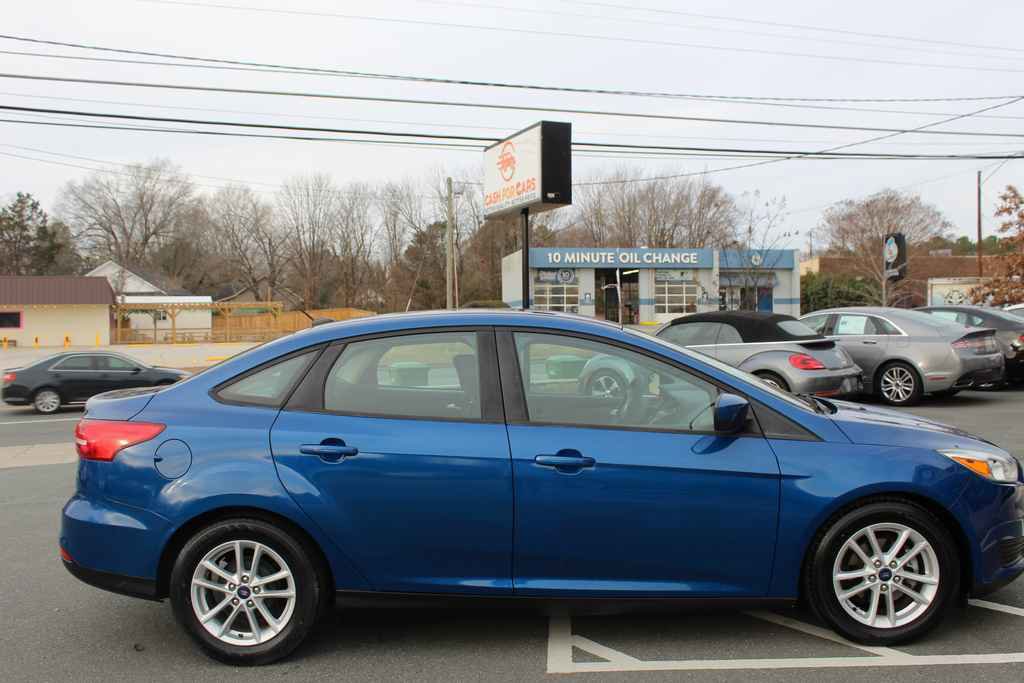 Used 2018 Ford Focus SE image 4