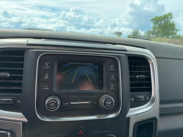 Used 2019 RAM 1500 Classic SLT AWD/4WD image 12