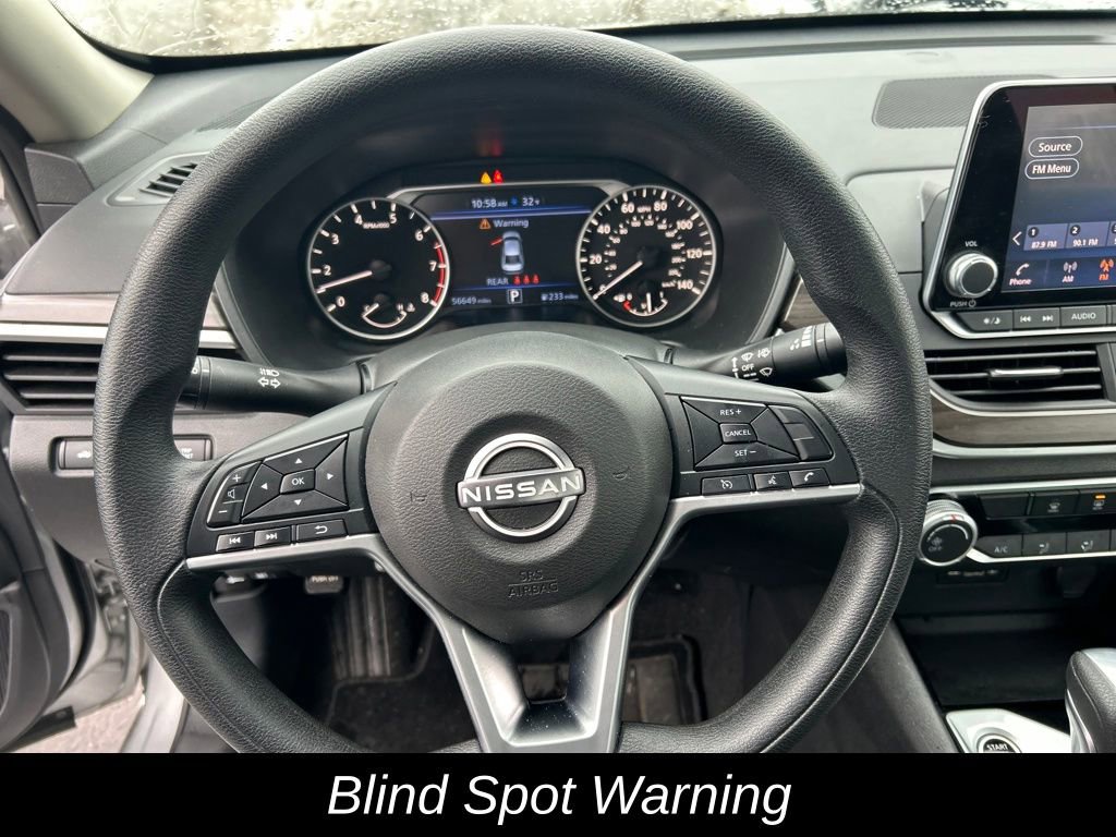 Used 2024 Nissan Altima 2.5 SV image 17