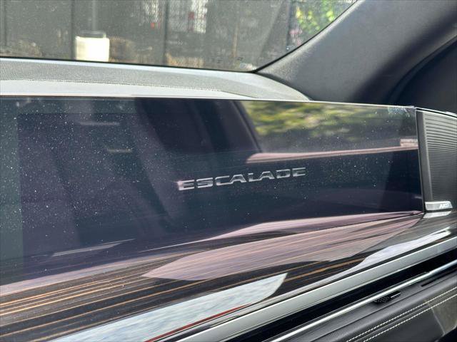 Used 2026 Cadillac Escalade ESV 4WD w/ LPO, Floor Liner Package image 24