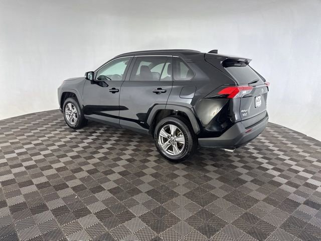 Used 2025 Toyota RAV4 XLE image 9
