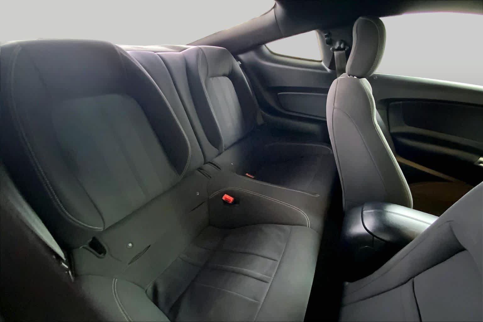 Used 2018 Ford Mustang Coupe RWD image 16