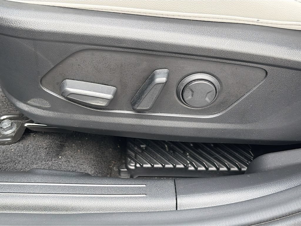 Used 2025 Hyundai Tucson Limited AWD/4WD image 20