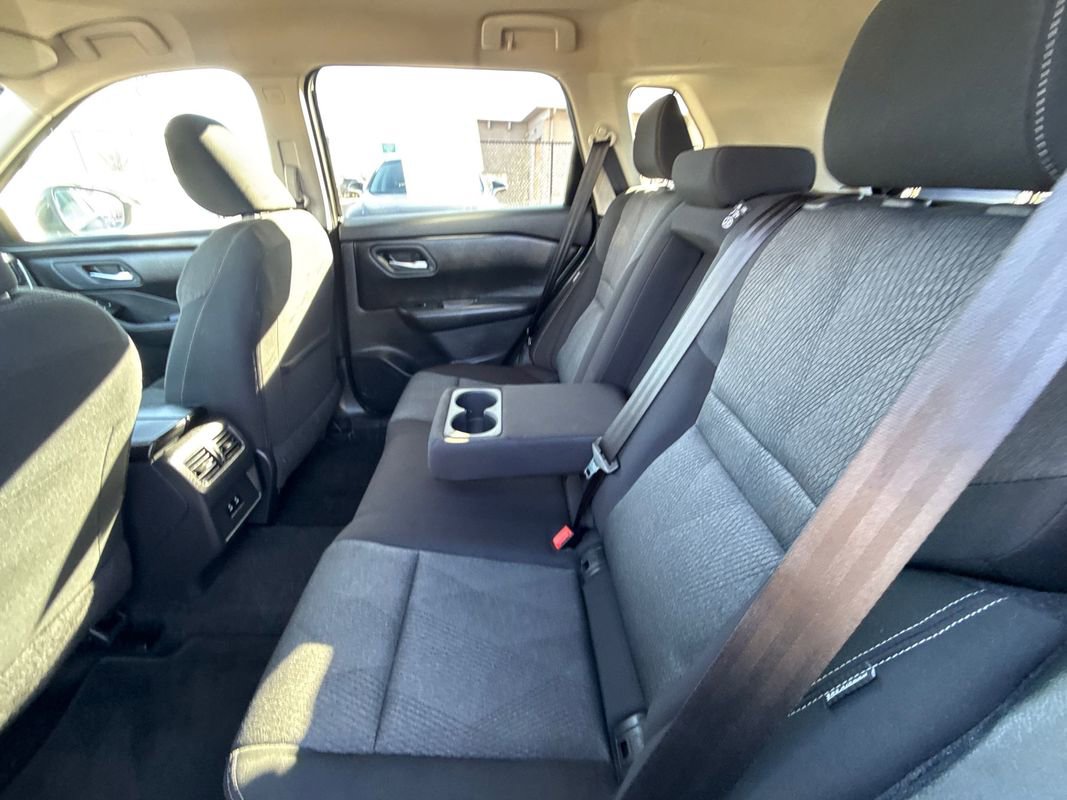 Used 2025 Nissan Rogue SV image 16
