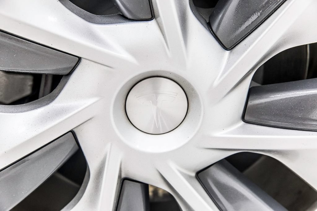 Used 2021 Tesla Model Y 2WD image 41