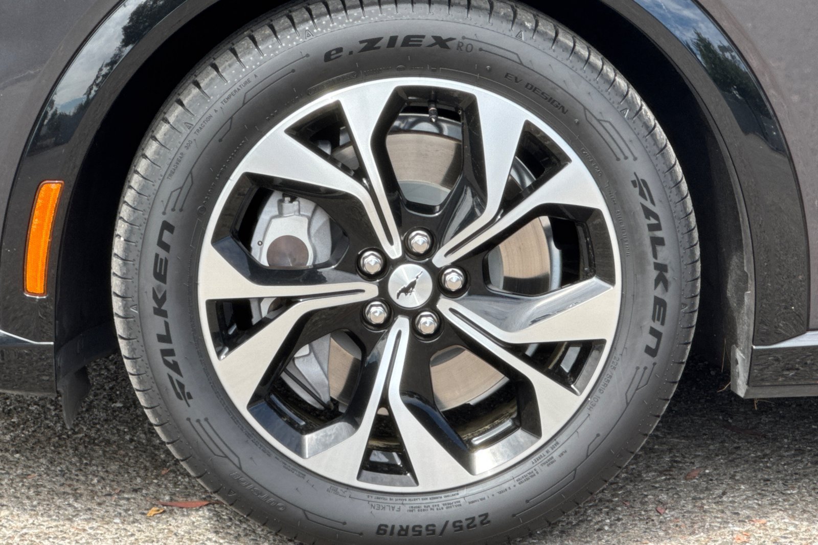 Used 2022 Ford Mustang Mach-E Premium RWD image 27