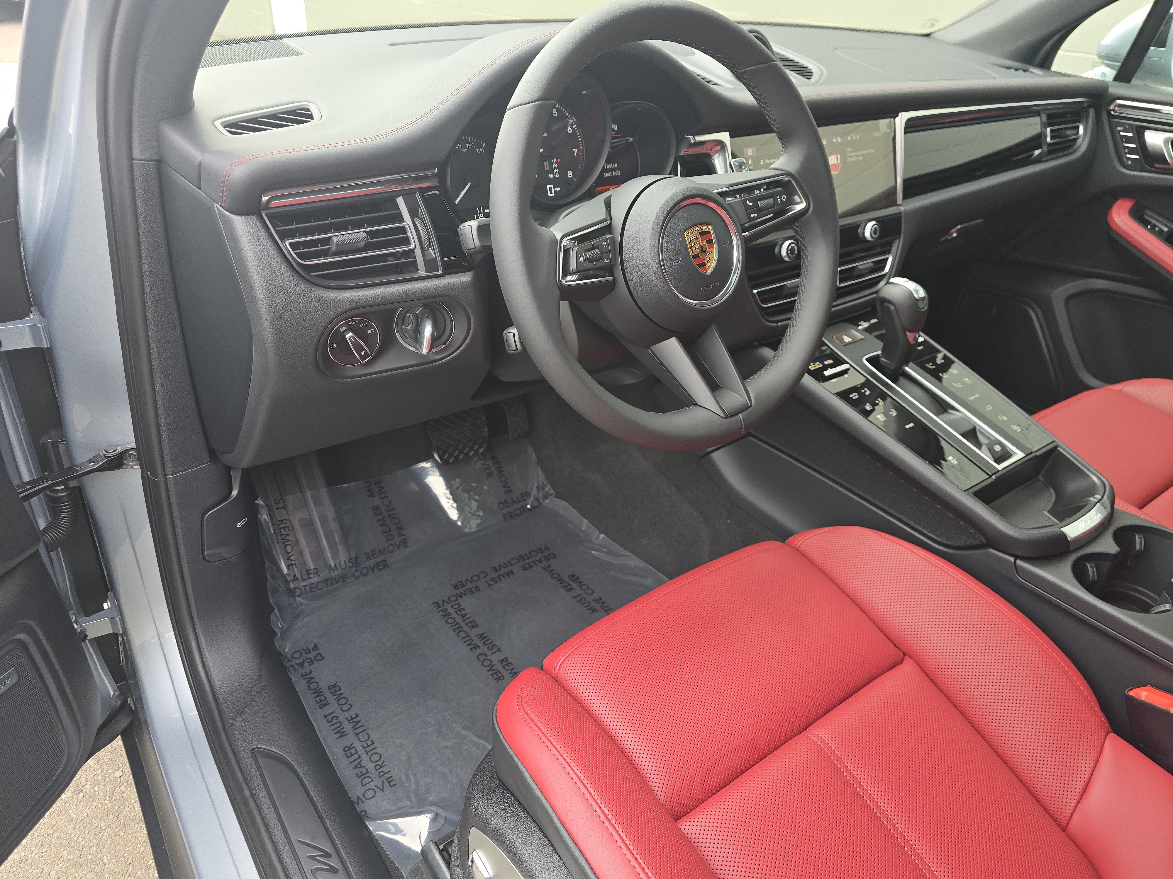 New 2026 Porsche Macan image 4